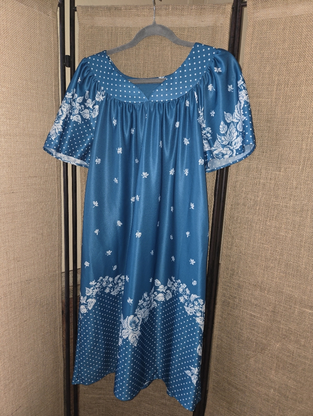 Vintage Carriage Court Blue White Floral Mumu Caftan Nightgown